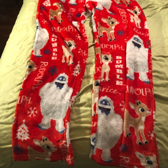 2 Rudolf the Red Nosed Reindeer pajama bottoms/medium and small child size - Picture 12 of 16